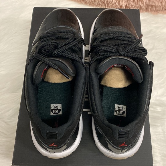 Jordan 11 Retro Low 72-10 6.5Y - Picture 6 of 10